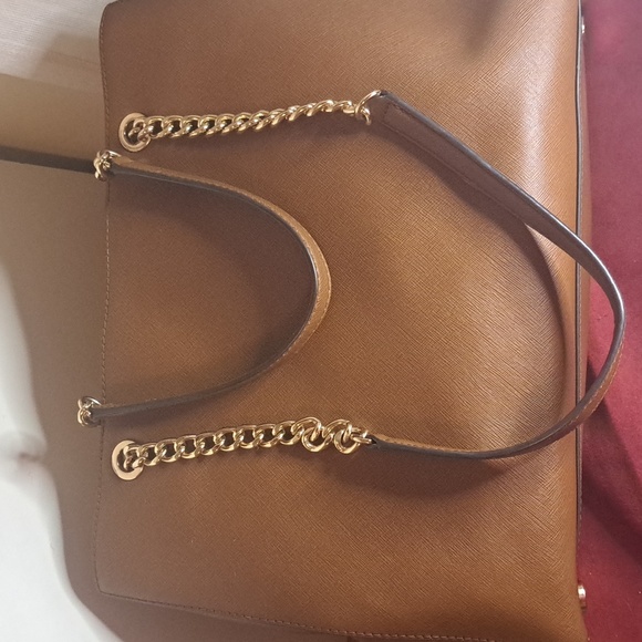 Michael Kors Tan Leather and Gold Chains Shoulder Bag Like New, Excellent - Picture 5 of 14